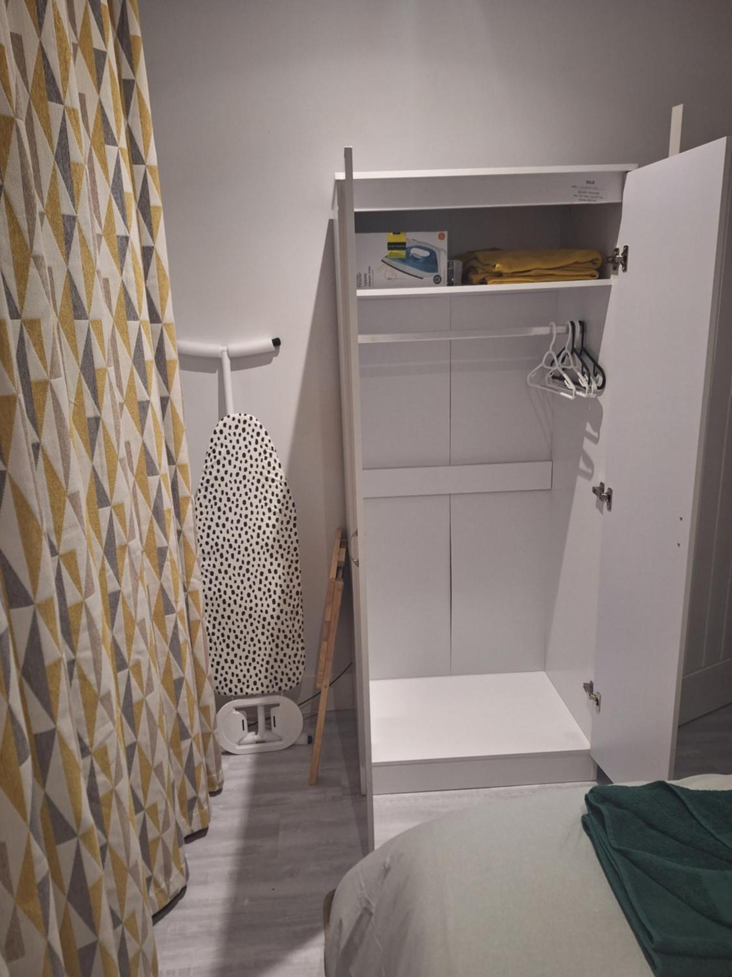 Deluxe Single Room Only For One Adult Northolt  Экстерьер фото